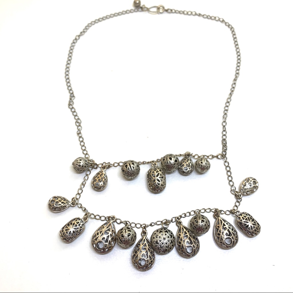 Aldo Embroidered Necklace Like New 7$